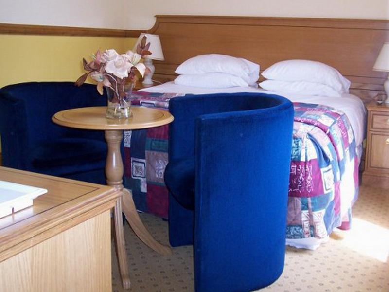 The Glen Hotel Нютънмор Екстериор снимка